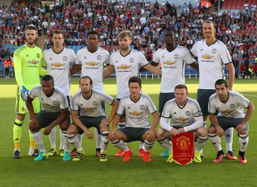 沃特福德25／26赛季客场球衣，蕴含智慧美学.